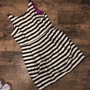 WHBM Dress super cute, IT HAS POCKETS! 🤗